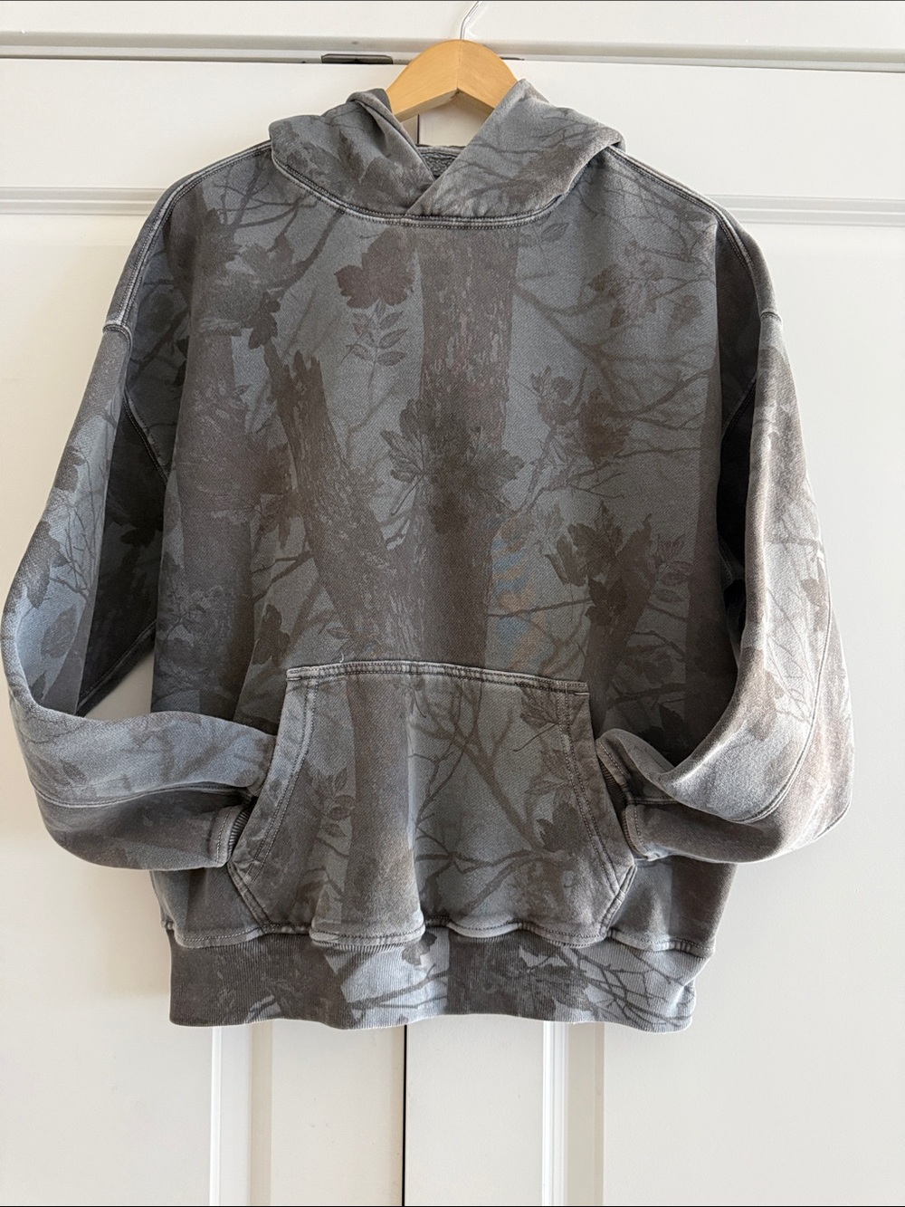 Abercrombie and fitch men’s dark grey camo essential popover hoodie - Picture 2 of 6